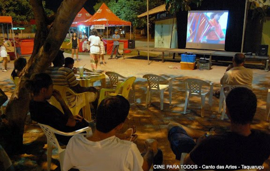 O projeto Cine Para Todos acontece em Taquaruçu