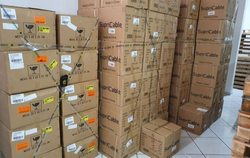 No primeiro dia da operação, mais de 23 mil produtos irregulares foram lacrados 