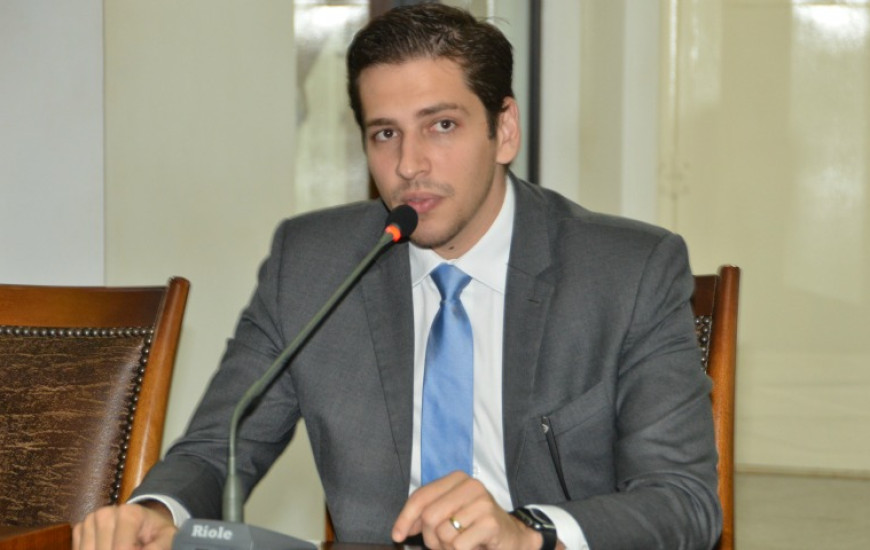 Deputado estadual Olyntho Neto