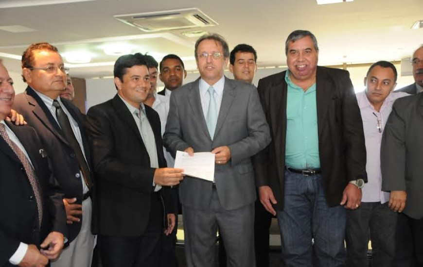 Vereadores entregaram ofício ao governador