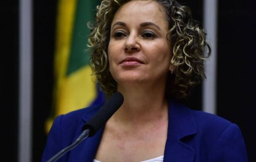 Josi lamenta altos índices de agressões a professores