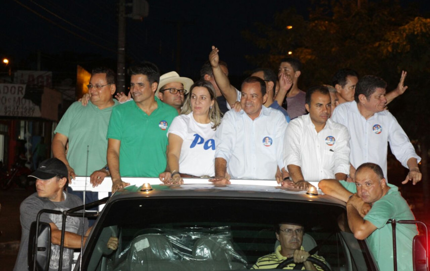 Dulce Miranda participa da carreata de Vicentinho em Palmas