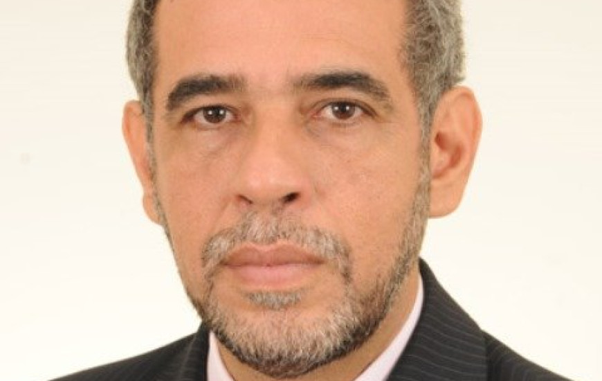 Deputado Zé Roberto entrega relatório da CPI