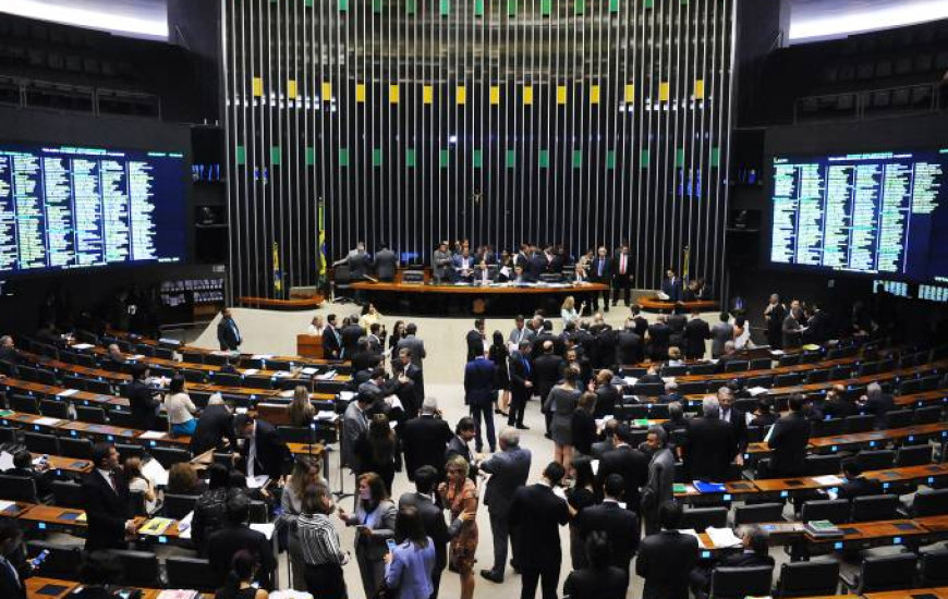 O texto foi aprovado ontem na comissão especial