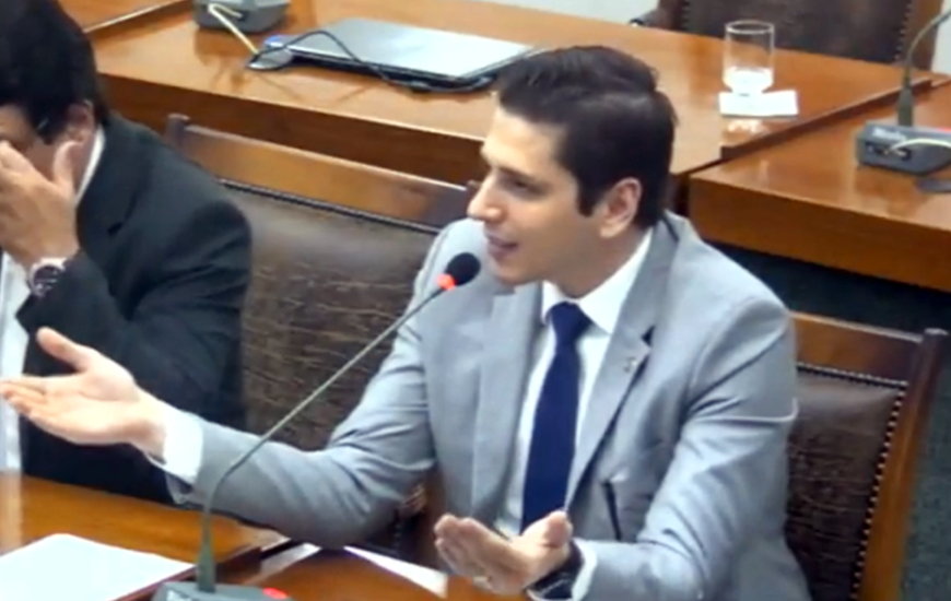 Deputado estadual Olyntho Neto