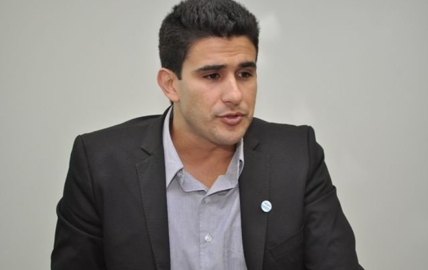 Andrino: segurando exoneração