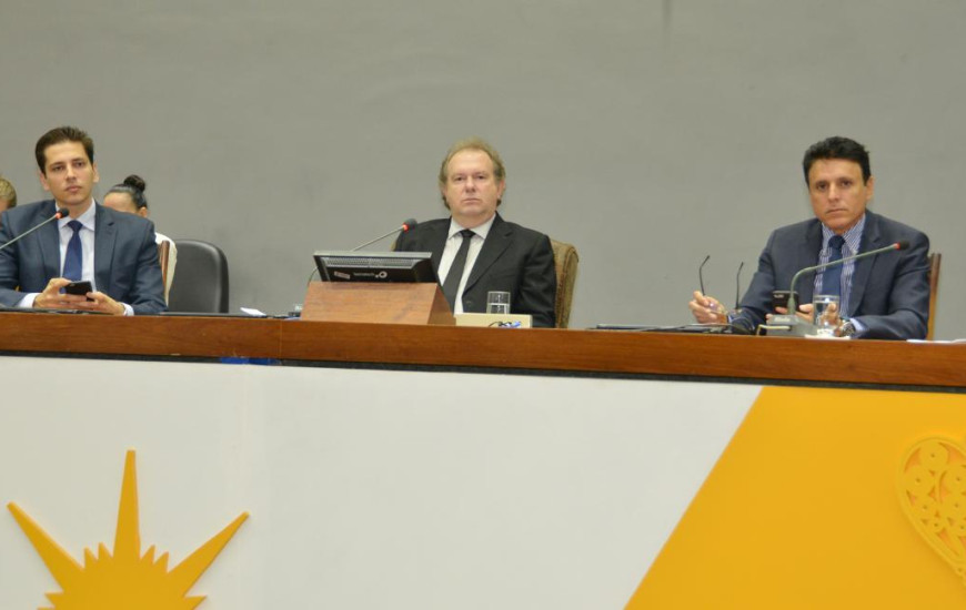 Mesa Diretora da AL encaminha projeto à CCJ