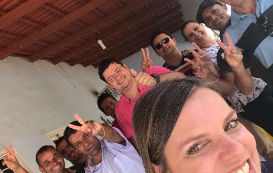 Cláudia Lelis recebe apoio de Dofim no Sudeste