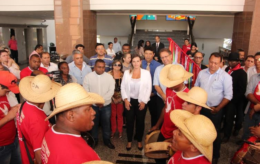 Folia é recebida no Palácio