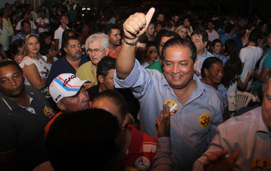 Eduardo Gomes disputa vaga ao Senado