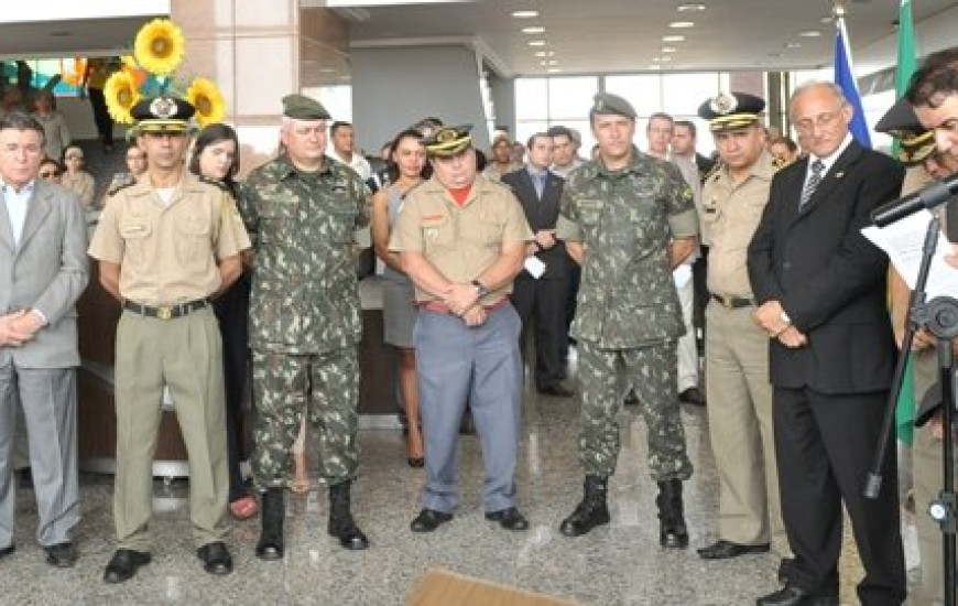 Entrega de veículos aconteceu hoje