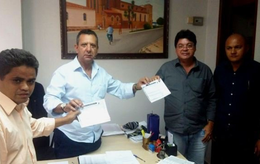 Toinho filiando novos membros no PSD