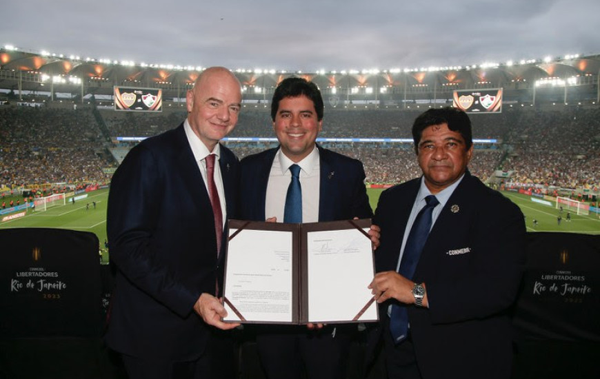 Gianni Infantino (E); André Fufuca (C) Ednaldo Rodrigues (D)