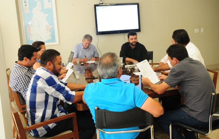 Assinatura do convênio com prefeitos dos municípios
