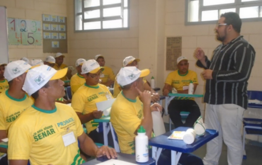 Detentos são beneficiados com curso
