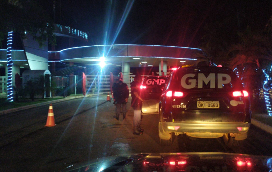 Foram visitados bares e restaurantes que divulgaram eventos para o Réveillon