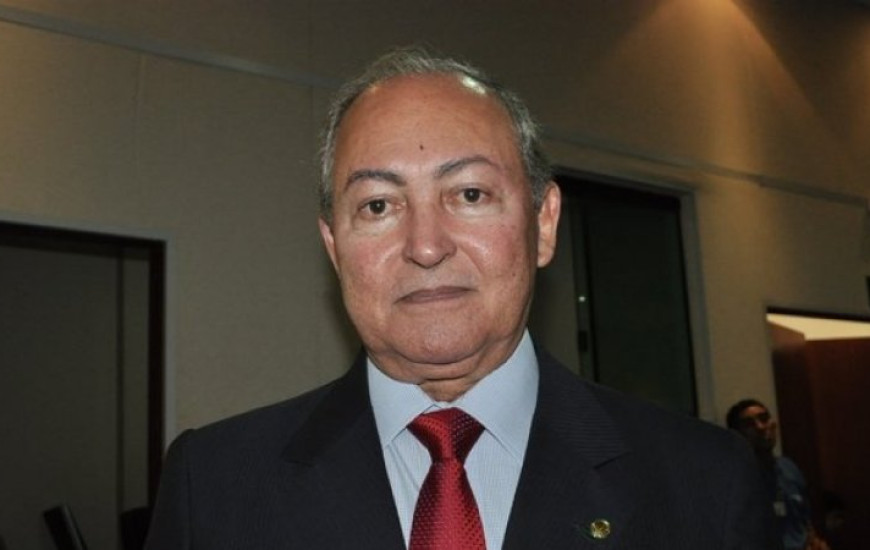 Lázaro Botelho agora é a favor do impeachment