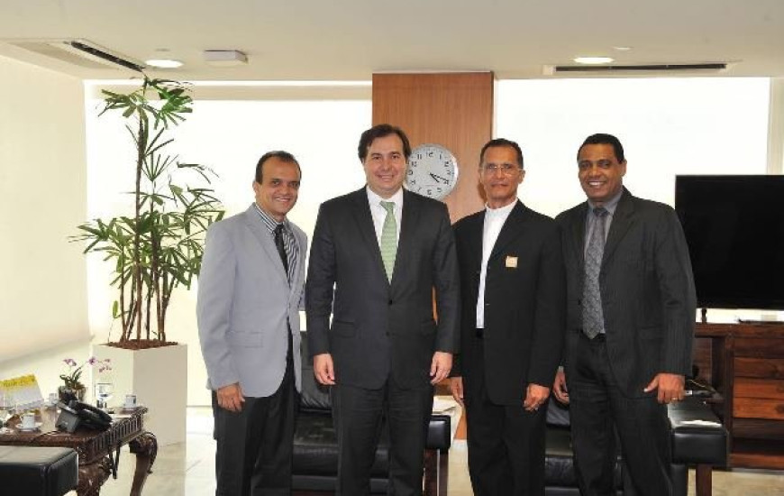 Joaquim Maia é recebido no gabinete da presidência