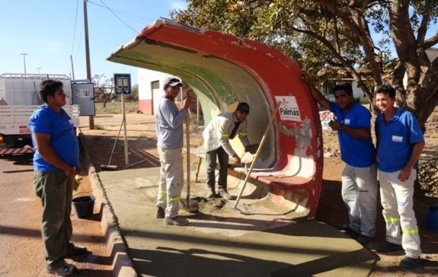 Trabalhadores concluem implantação do abrigo