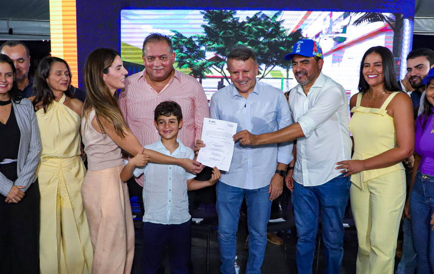 Assinatura da Ordem de Serviço para a obra do Centro