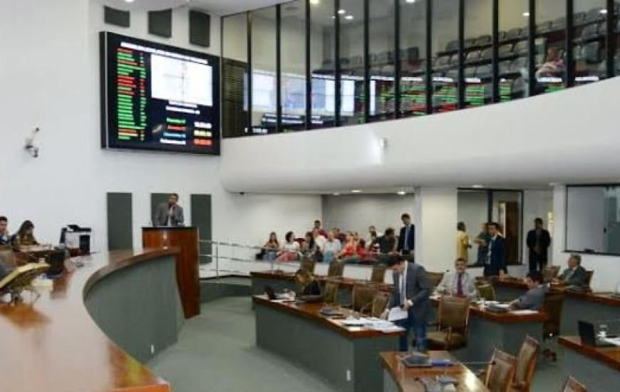 Deputados discutem nova taxa