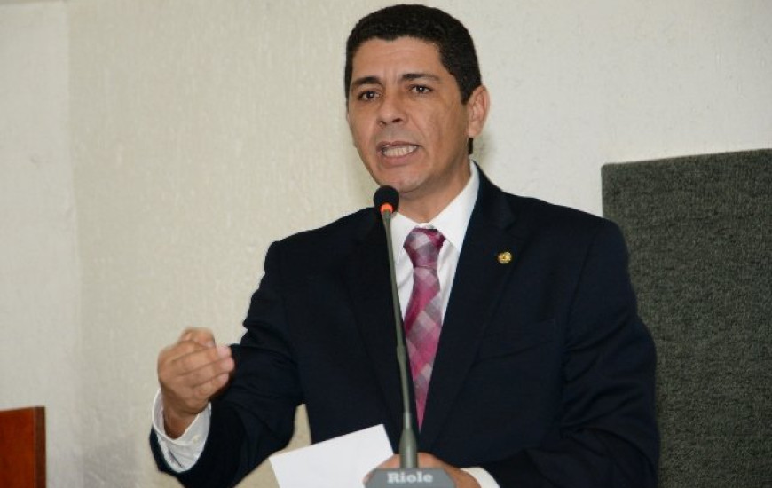 Deputado comentou onda de violência entre jovens