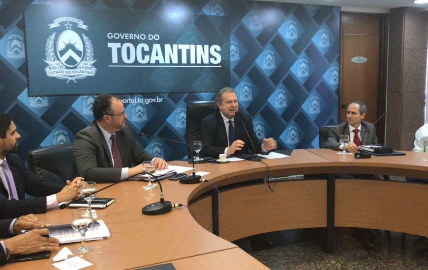 Governador interino esclarece situação financeira do Estado