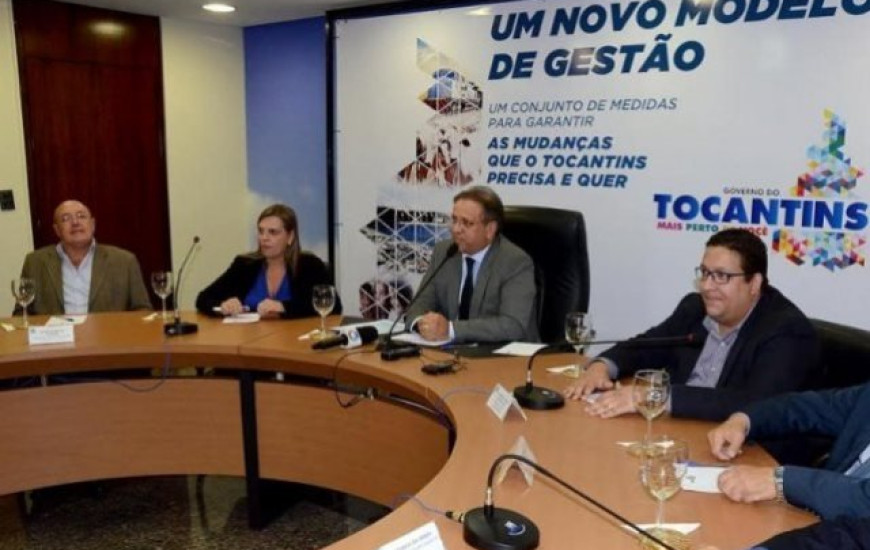 Miranda empossa secretários e anuncia mudanças