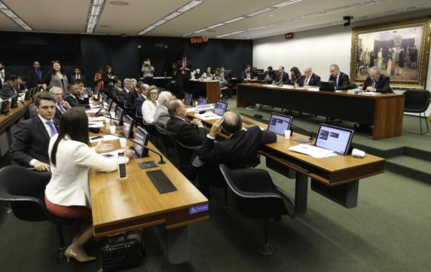 omissão Especial da Reforma Política se reúne para votação do relatório 