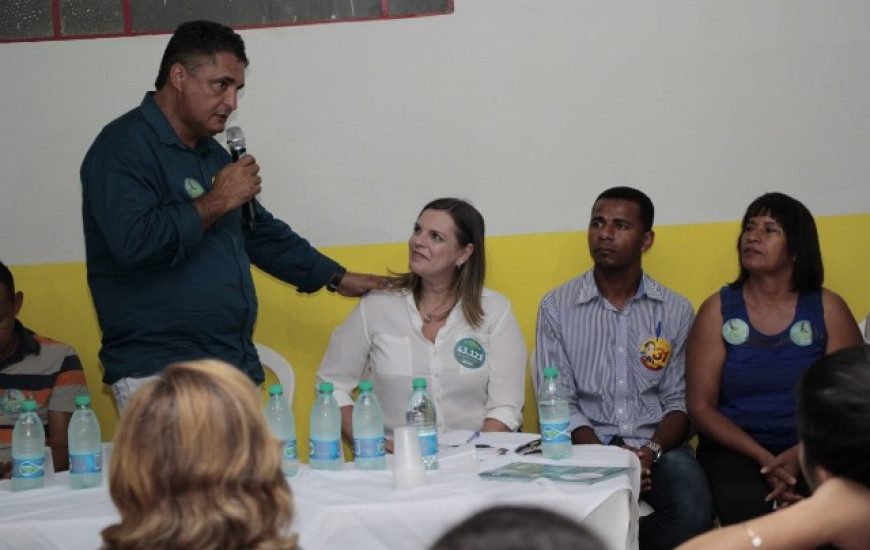 Cláudia Lelis comemora novas adesões à campanha