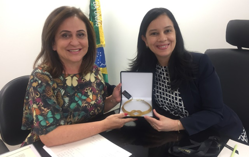 Senadora e advogada-geral da União
