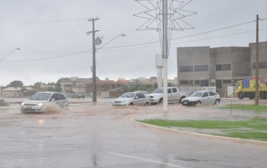 Choveu mais em dezembro de 2013, que em 2012