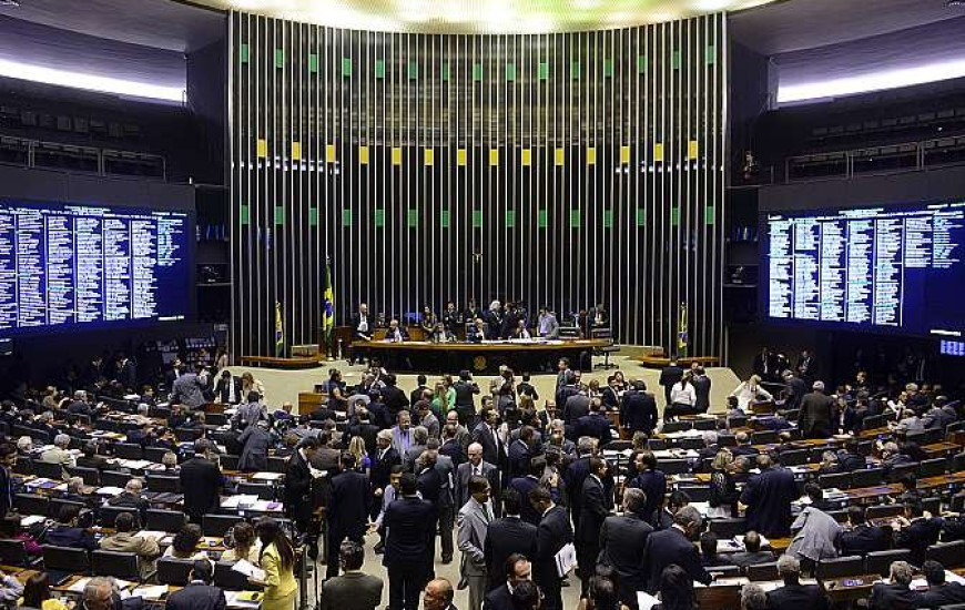 Deputados aprovam janela de desfiliação