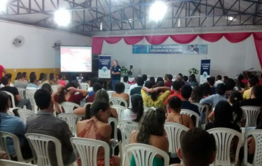 Hennemann acerta detalhes do evento