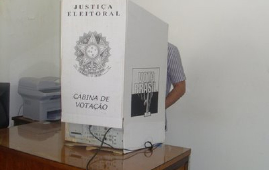 Marcelo e Sandoval votam pela manhã