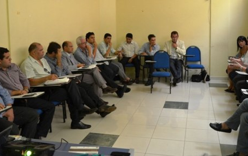 Reunião entre empresários e vereadores nesta 6ª