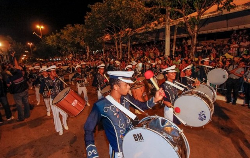 Cerca de 2 mil pessoas devem participar do desfile