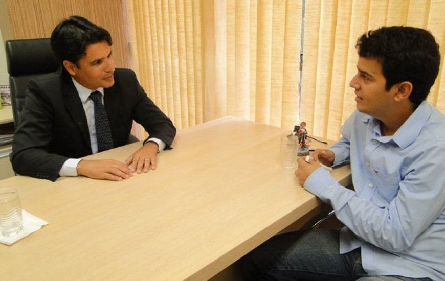 Marcelo recebe Emerson