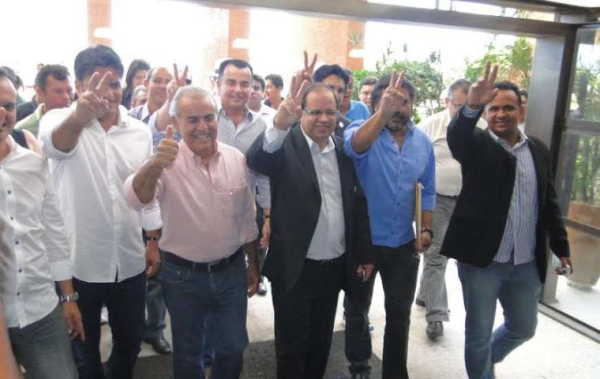 Vários líderes políticos estavam na AL nesta manhã