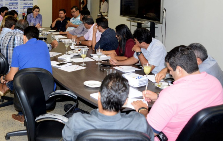 Cinthia se reuniu com vereadores no início da semana