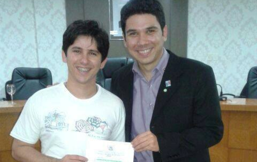 Presidente do DCE e vereador Nando Milhomem