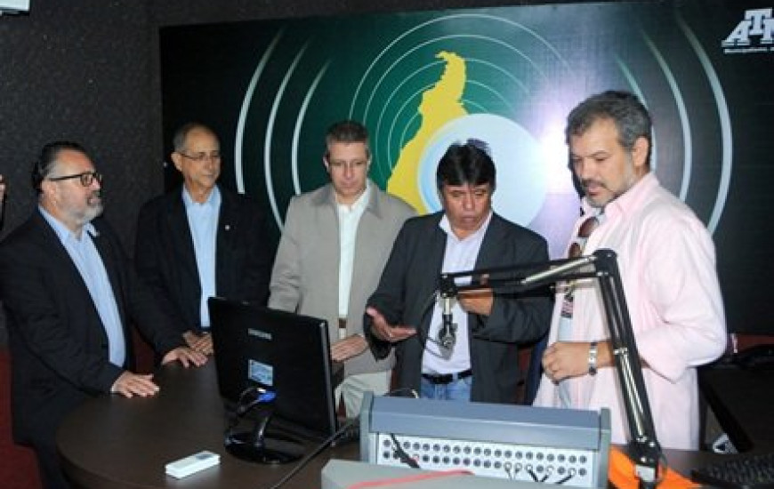Inaugurada Rádio Municípios