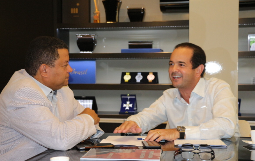 Márlon Reis visita Roberto Pires na Fieto