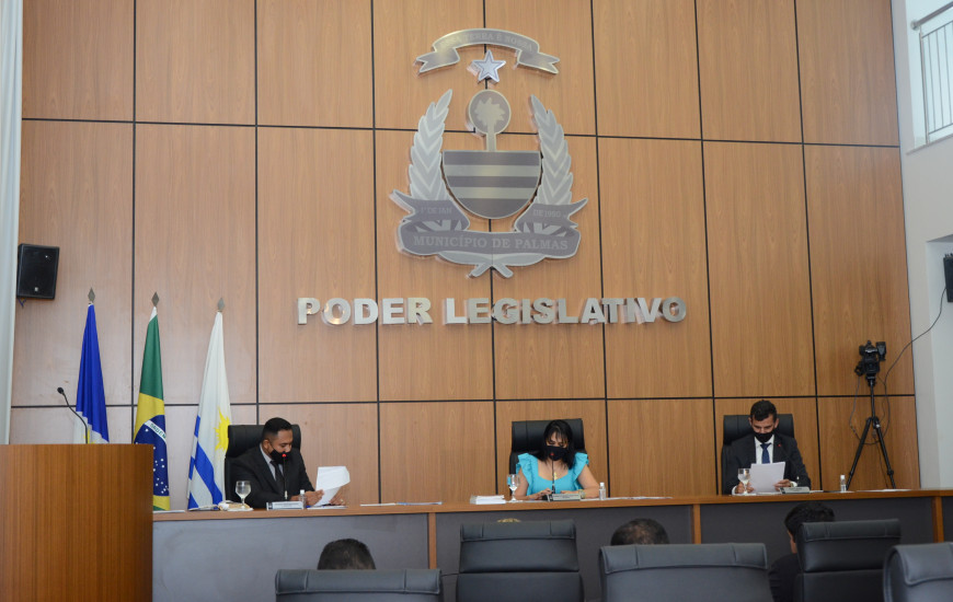 Sessão tumultuada e de muitas discussões na Câmara