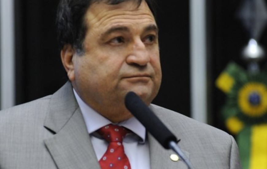 Deuputado se diz frustrado com tratamento