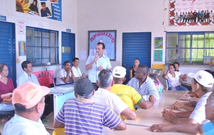 Vereador se prontifica a ajudar famílias