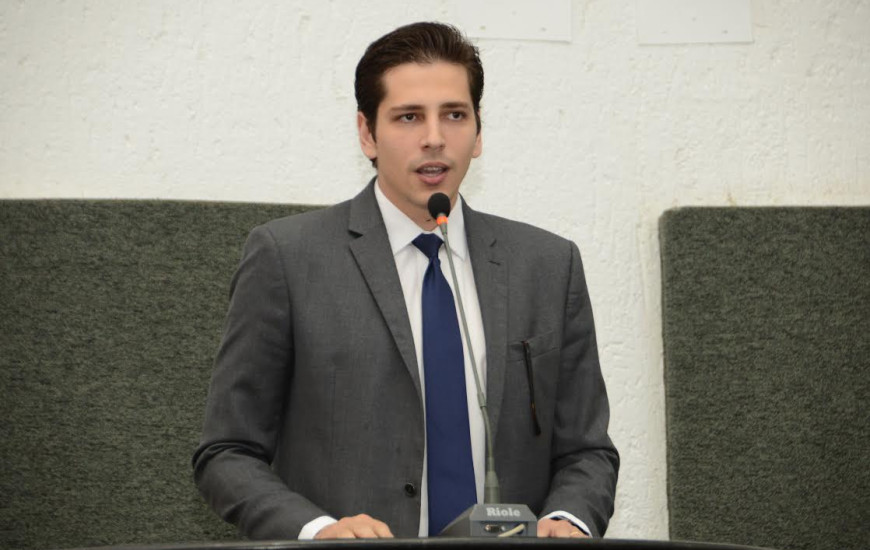 Deputado estadual Olyntho Neto