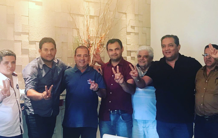 Em Palmas, prefeito e lideranças firmam apoio a Vicentinho Alves