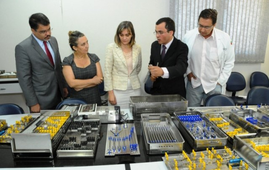 Vanda Paiva, secretária da Saúde em reunião