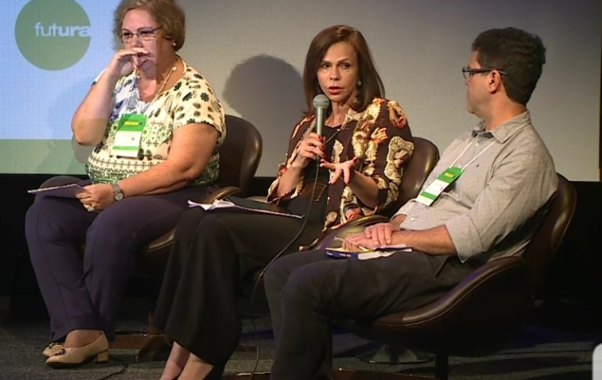 Deputada Dorinha em seminário internacional 